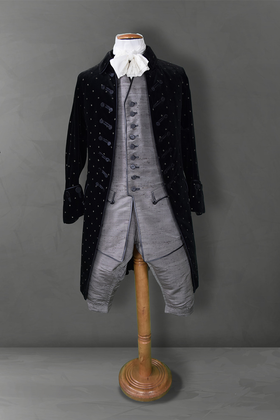 Costumi Russo - Sartoria per Cinema teatro e televisione - Noleggio e Realizzazione